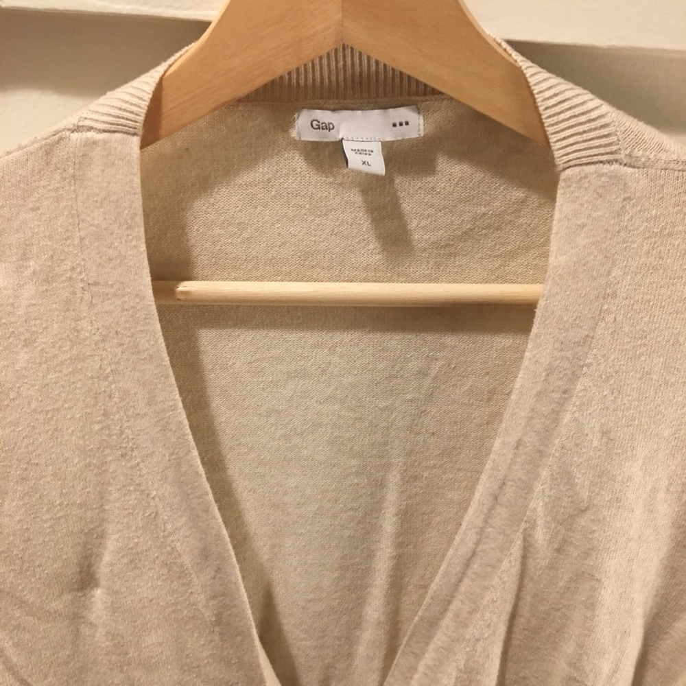 Cozy GAP Cream Cardigan 🍂
